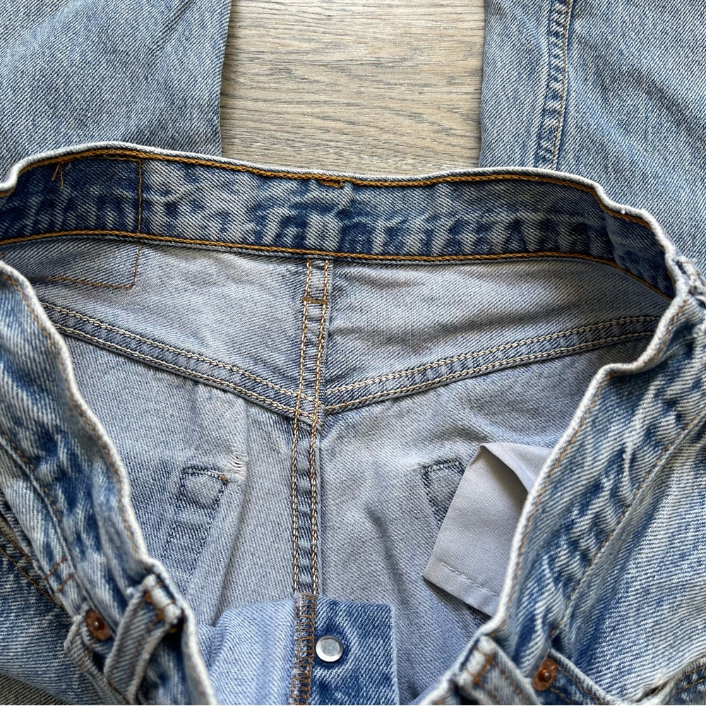 Levis denim button fly straight leg jeans size 30 Women Vintage 90s Made in USA - Picture 7 of 16